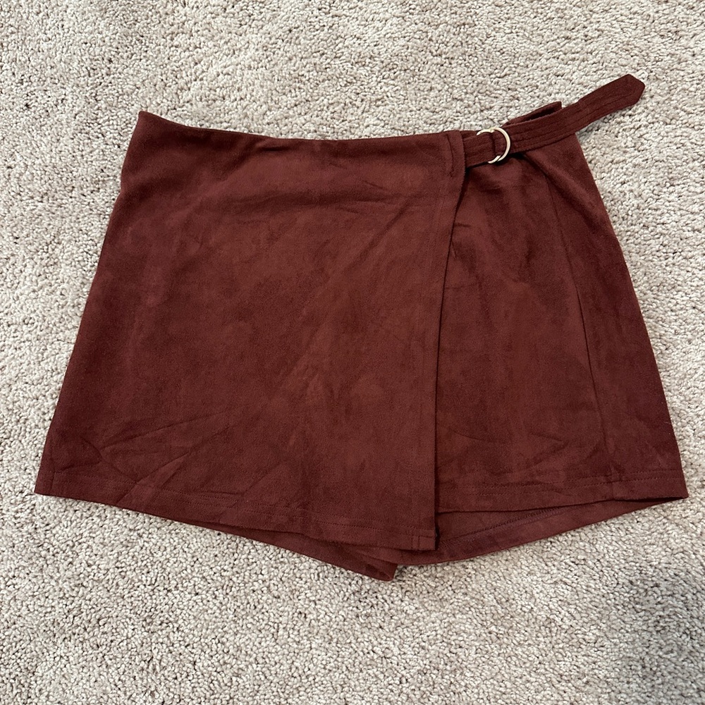 Suede burgundy skort